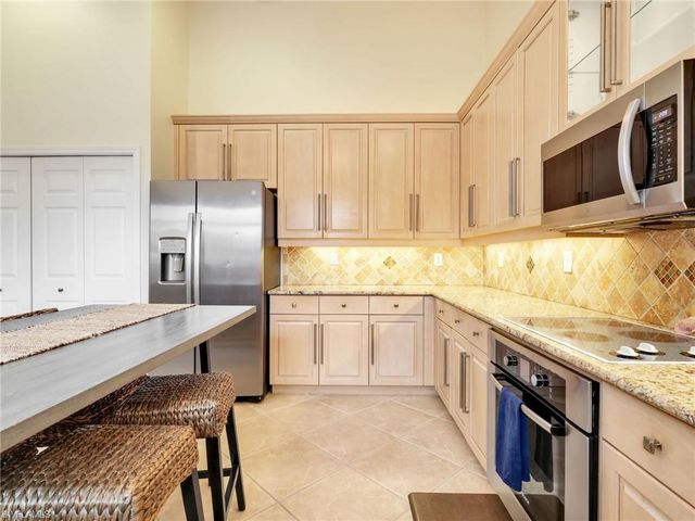 2590 Marshcreek LN 201, Naples, FL 34119