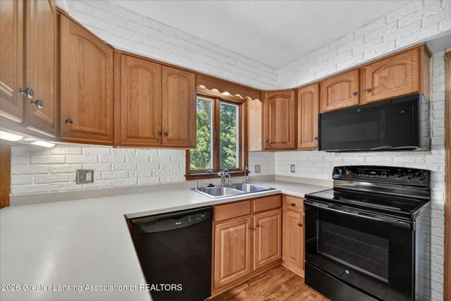 1600 Hillside Drive, Okemos, MI 48864