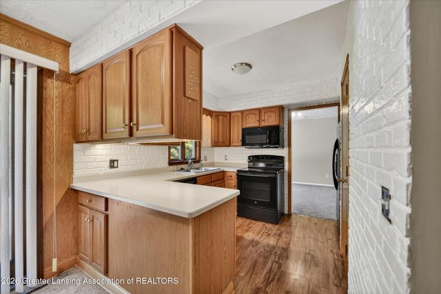 1600 Hillside Drive, Okemos, MI 48864