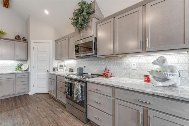 3 McCoy Circle, Bella Vista, AR 72715