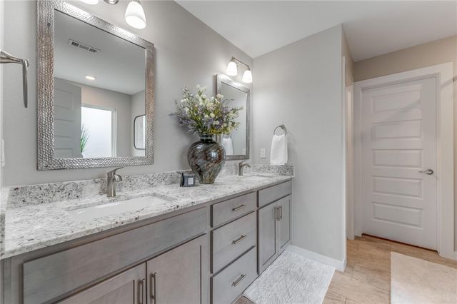 3 McCoy Circle, Bella Vista, AR 72715