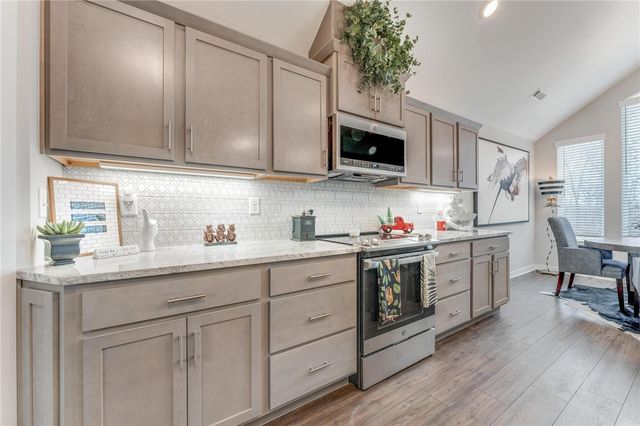 3 McCoy Circle, Bella Vista, AR 72715
