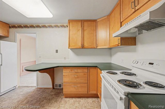 18301 W 13 Mile Road A-2, Southfield, MI 48076