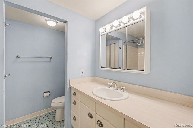 18301 W 13 Mile Road A-2, Southfield, MI 48076