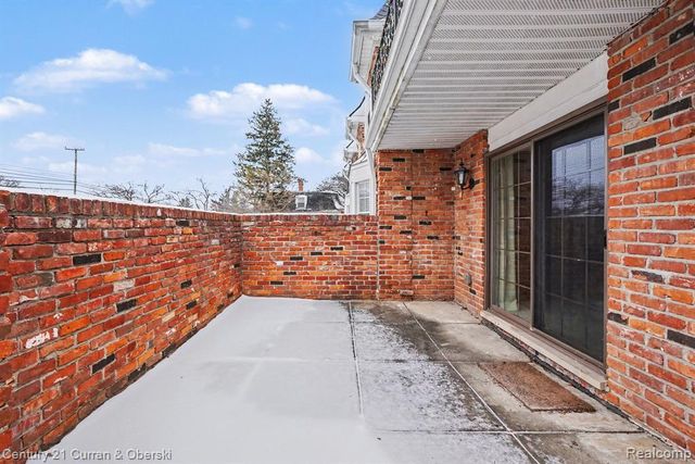 18301 W 13 Mile Road A-2, Southfield, MI 48076