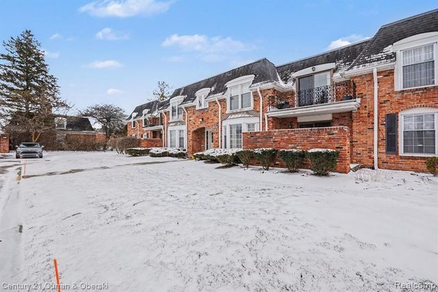 18301 W 13 Mile Road A-2, Southfield, MI 48076