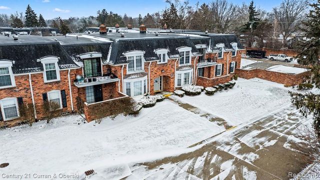 18301 W 13 Mile Road A-2, Southfield, MI 48076