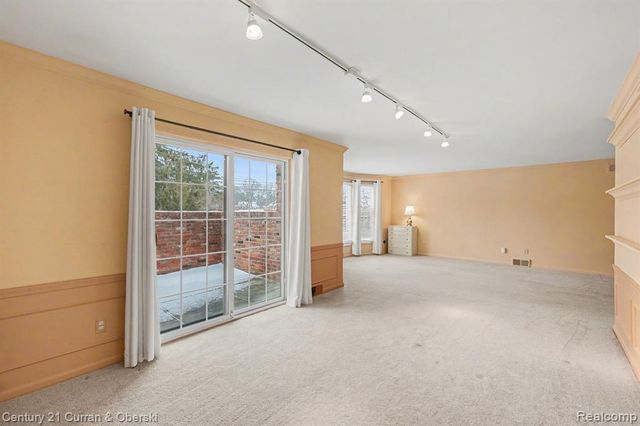 18301 W 13 Mile Road A-2, Southfield, MI 48076