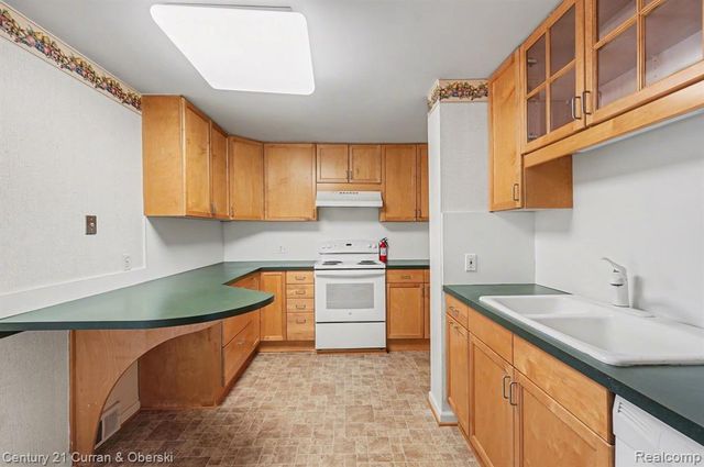 18301 W 13 Mile Road A-2, Southfield, MI 48076