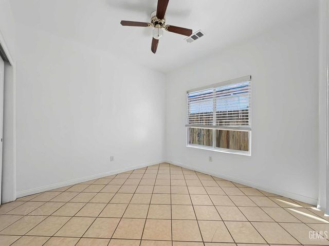 231 Solecita Way, Bakersfield, CA 93314