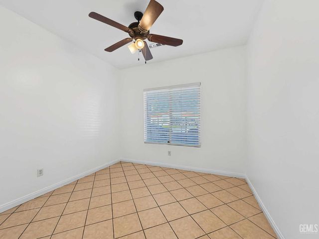 231 Solecita Way, Bakersfield, CA 93314