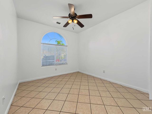 231 Solecita Way, Bakersfield, CA 93314