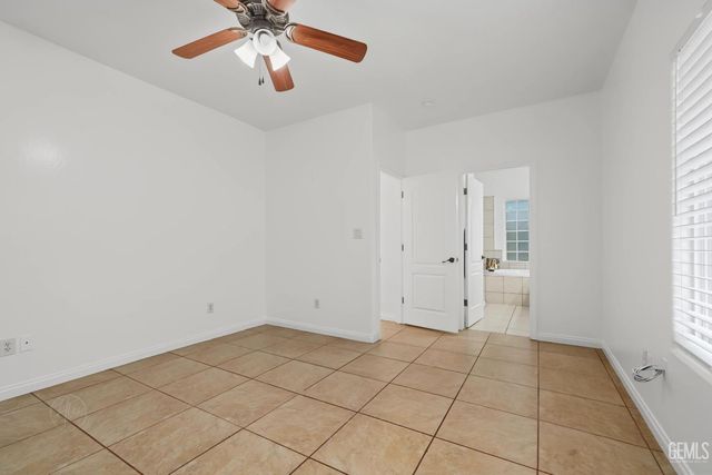 231 Solecita Way, Bakersfield, CA 93314