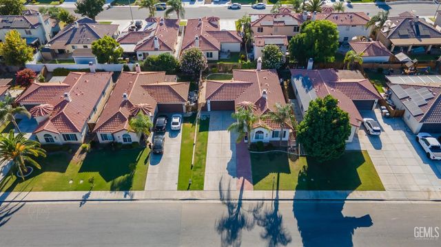 231 Solecita Way, Bakersfield, CA 93314