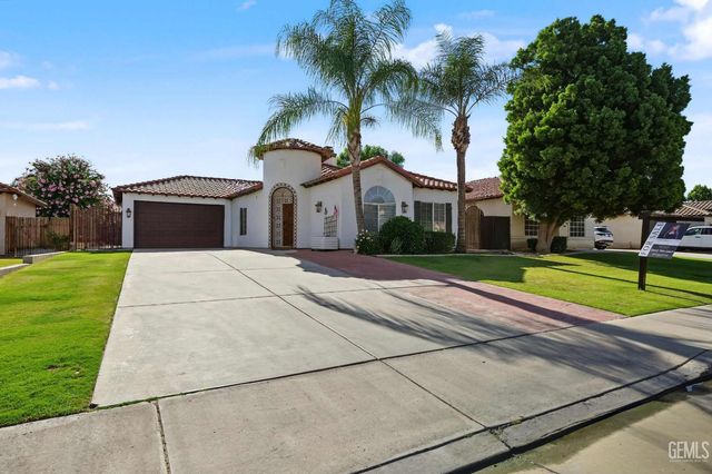 231 Solecita Way, Bakersfield, CA 93314
