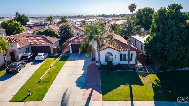 231 Solecita Way, Bakersfield, CA 93314