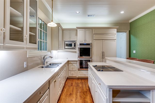 1800 Glenwick Drive, Plano, TX 75075