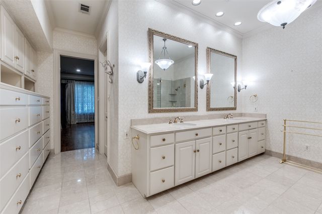 1800 Glenwick Drive, Plano, TX 75075