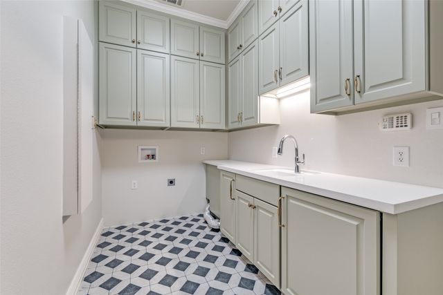 1800 Glenwick Drive, Plano, TX 75075