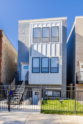 1052 N Central Park Avenue, Chicago, IL 60651