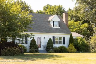 17 Stephen Drive, Hudson, NY 12534