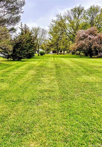 2209 Russell Street, Grand Blanc, MI 48439