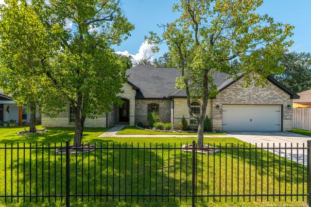 603 Airline Drive B, Conroe, TX 77301