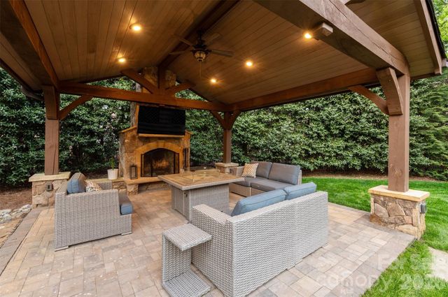 8304 Marcliffe Court, Waxhaw, NC 28173
