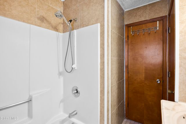 395 Second Avenue, Albany, NY 12209