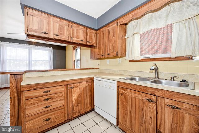 34-E GEORGE ST, Westminster, MD 21157