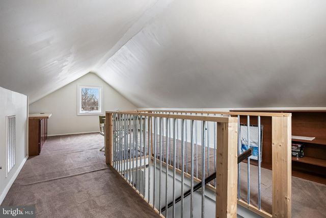 28 OREGON AVE, Mount Laurel, NJ 08054