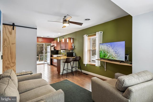 28 OREGON AVE, Mount Laurel, NJ 08054