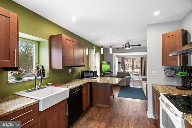 28 OREGON AVE, Mount Laurel, NJ 08054