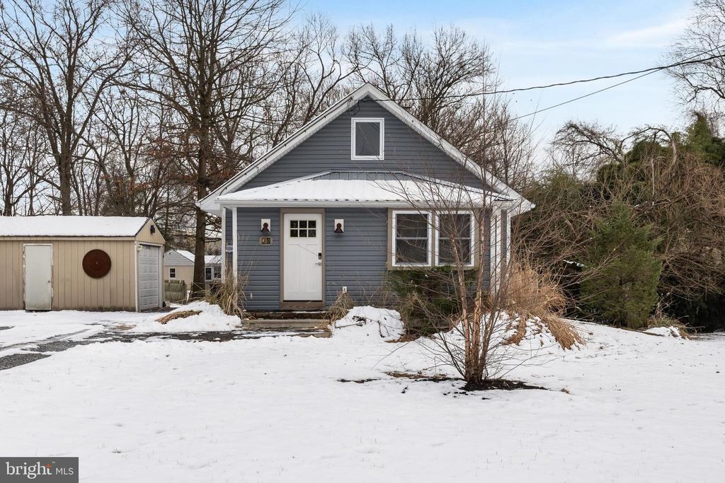 28 OREGON AVE, Mount Laurel, NJ 08054