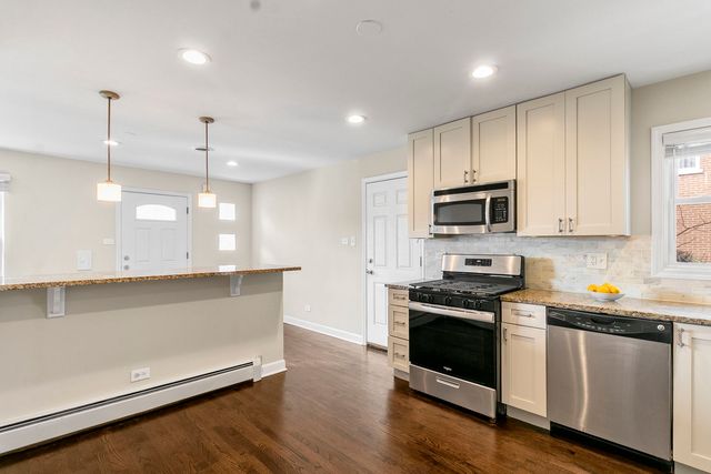 348 E Quincy Street, Riverside, IL 60546