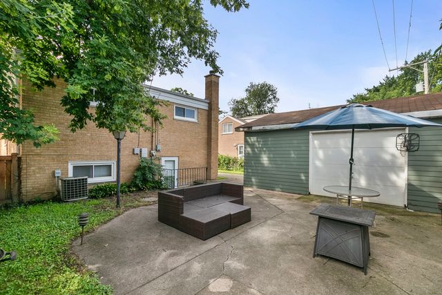 348 E Quincy Street, Riverside, IL 60546