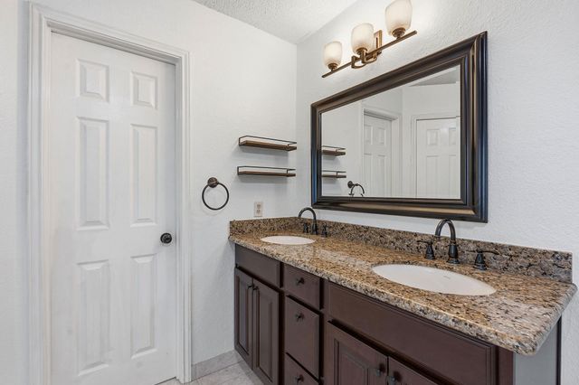 13111 Tilder DR, Austin, TX 78729