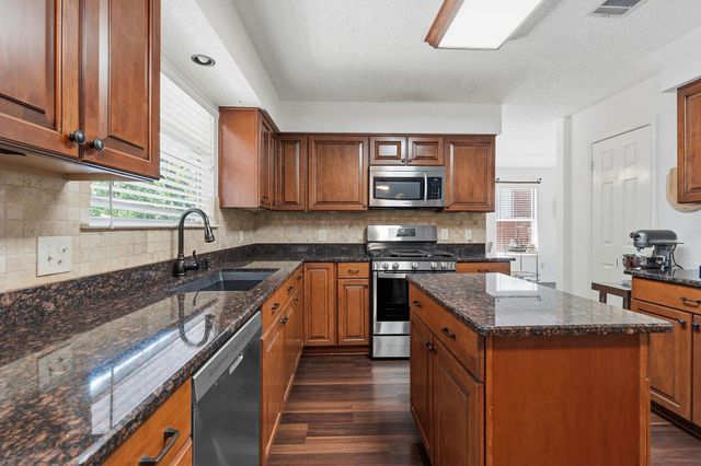 13111 Tilder DR, Austin, TX 78729