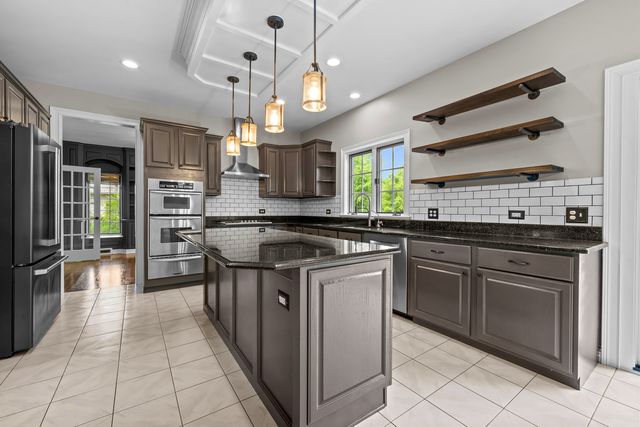 14584 N Somerset Circle, Libertyville, IL 60048
