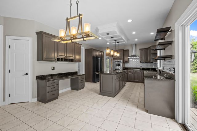 14584 N Somerset Circle, Libertyville, IL 60048