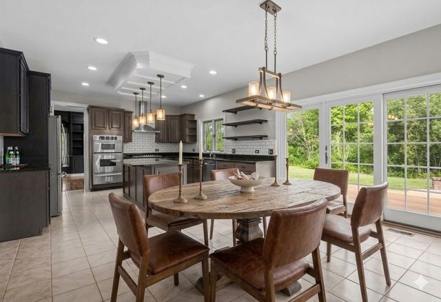 14584 N Somerset Circle, Libertyville, IL 60048