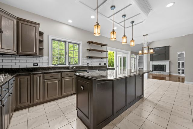 14584 N Somerset Circle, Libertyville, IL 60048