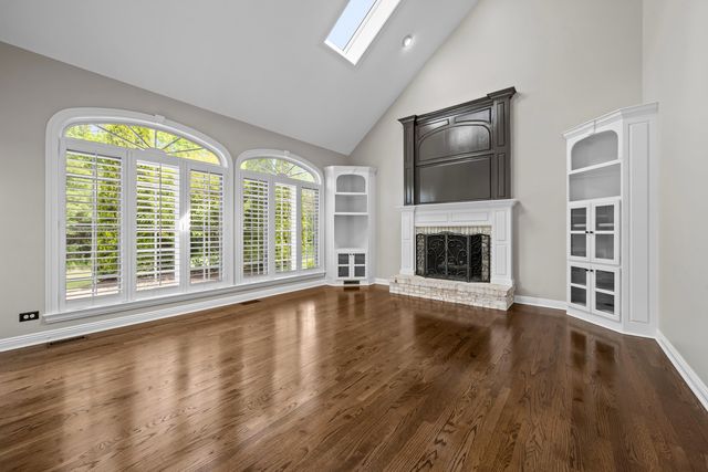 14584 N Somerset Circle, Libertyville, IL 60048
