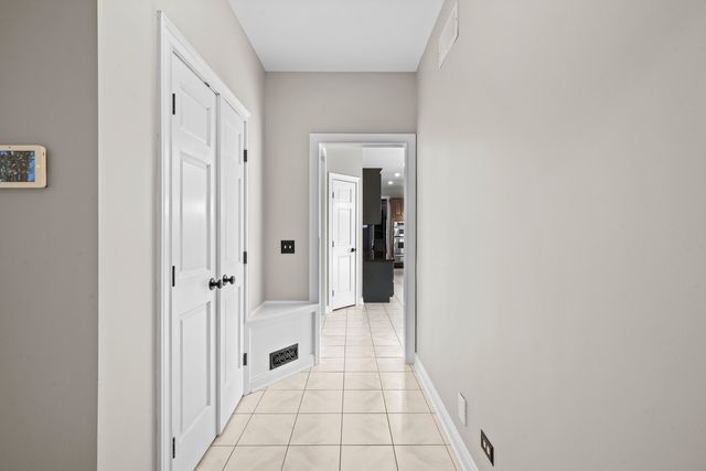 14584 N Somerset Circle, Libertyville, IL 60048