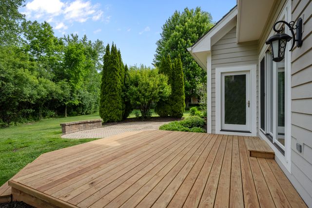 14584 N Somerset Circle, Libertyville, IL 60048