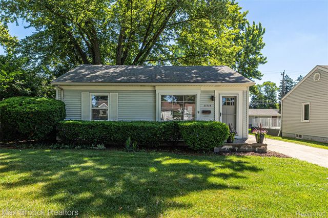 22728 Violet Street, Farmington, MI 48336
