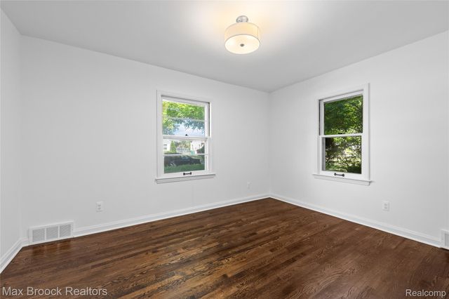22728 Violet Street, Farmington, MI 48336