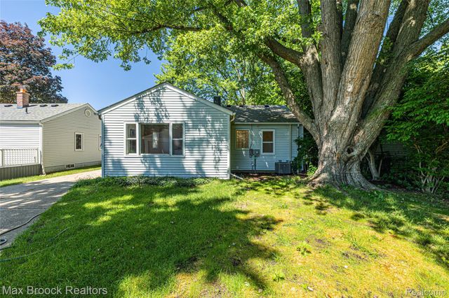 22728 Violet Street, Farmington, MI 48336