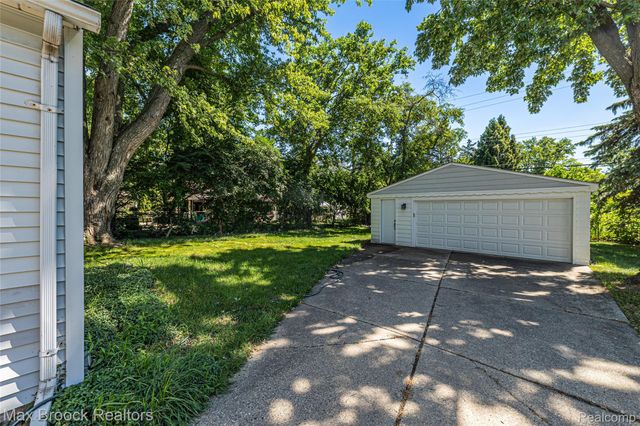 22728 Violet Street, Farmington, MI 48336