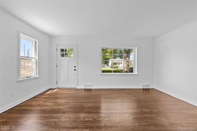 22728 Violet Street, Farmington, MI 48336